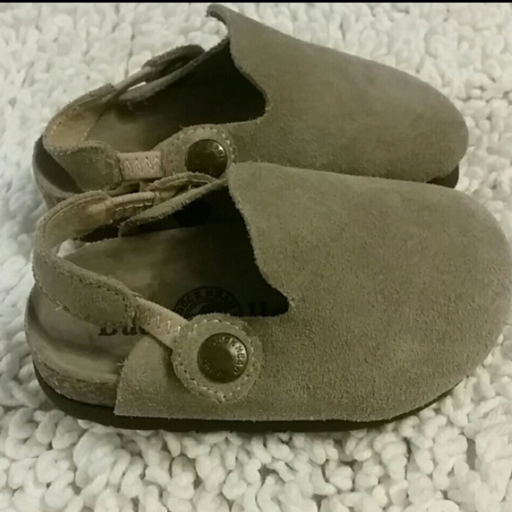 Baby  shoe, Unisex 5     A RARE find